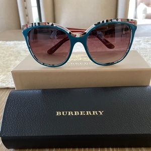 WOMEN BURBERY SUNGLASSES